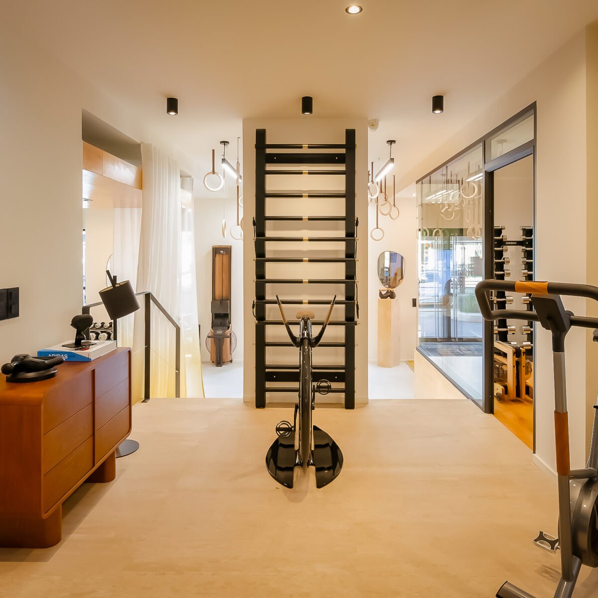 doce Interiors - Exclusive Fit Cannes-04