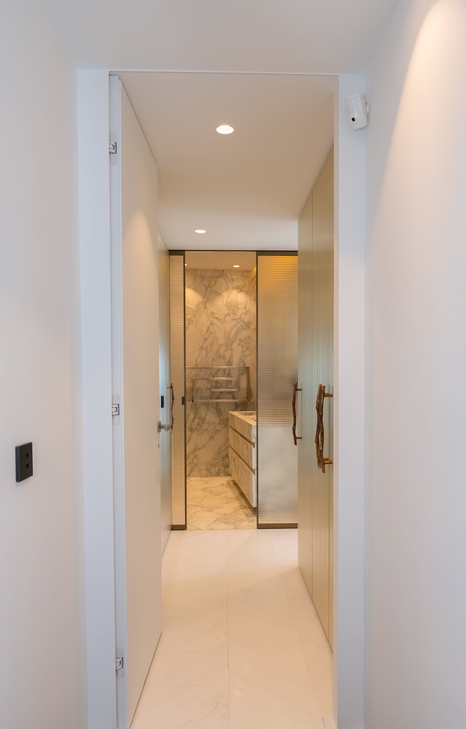 doce Interiors - La Reserve Nice-10